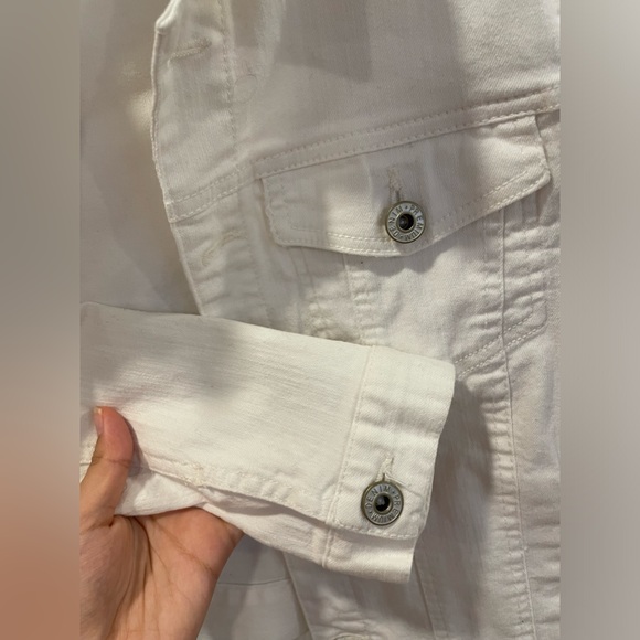white denim jacket - Picture 4 of 7